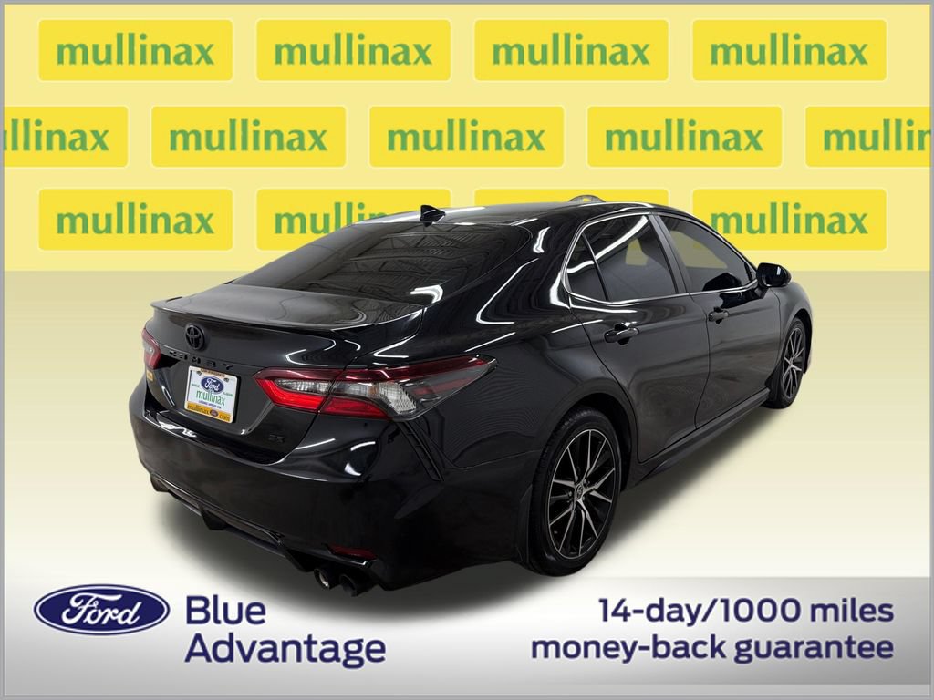 Used 2023 Toyota Camry SE w/ Convenience Package FWD image 3