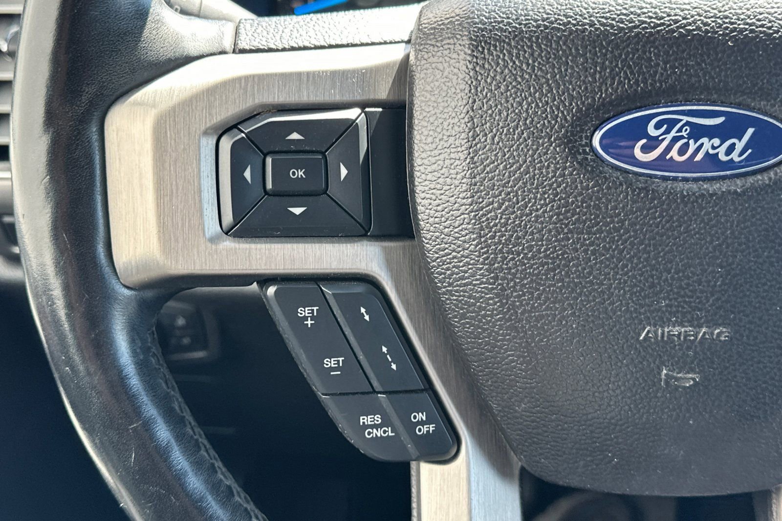 Certified 2017 Ford F150 Platinum w/ Equipment Group 701A Luxury image 25