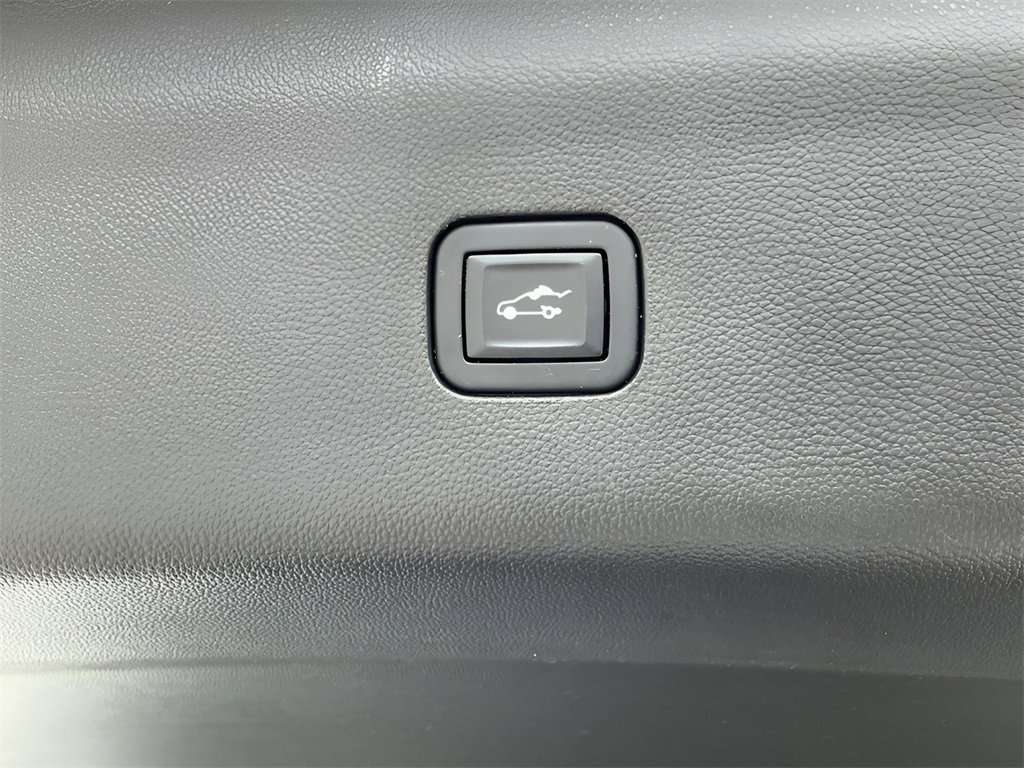 Used 2021 Buick Enclave Essence w/ Sport Touring Edition image 19