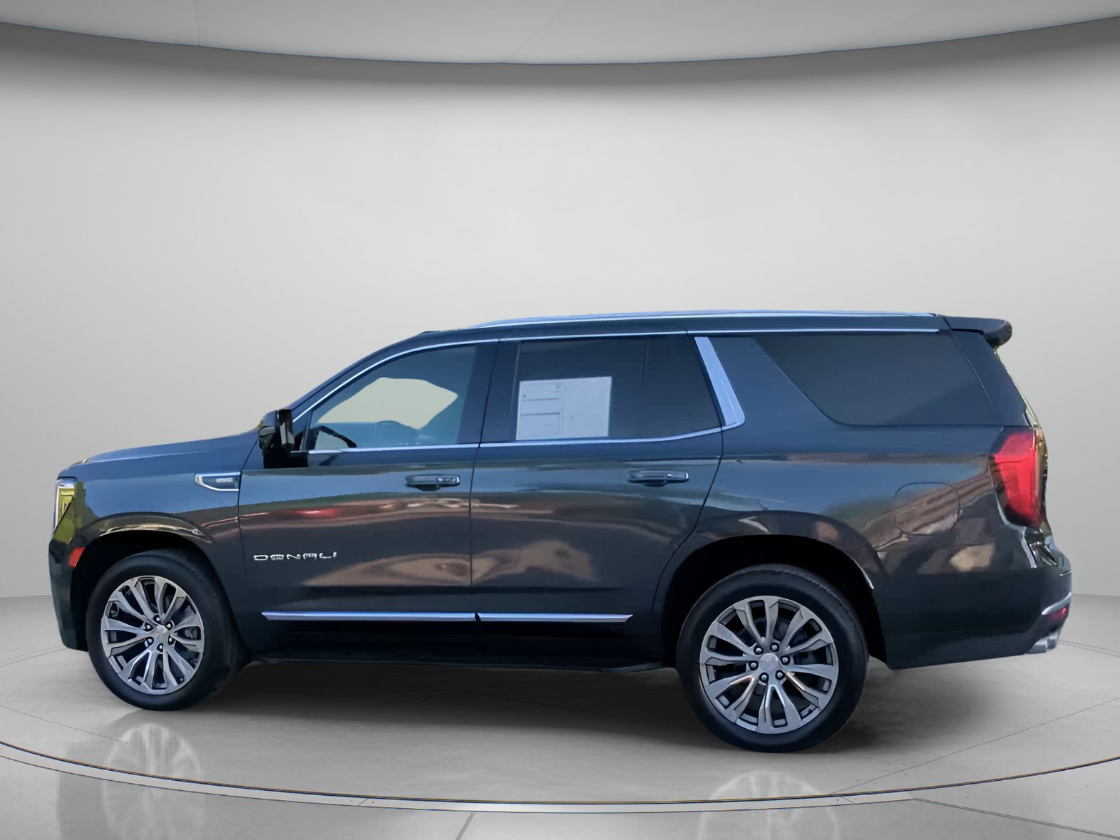 Used 2021 GMC Yukon Denali RWD image 17