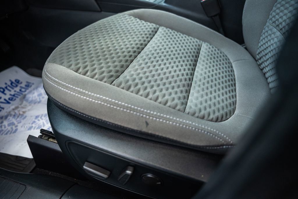 Certified 2020 Ford Escape SE Sport FWD image 36