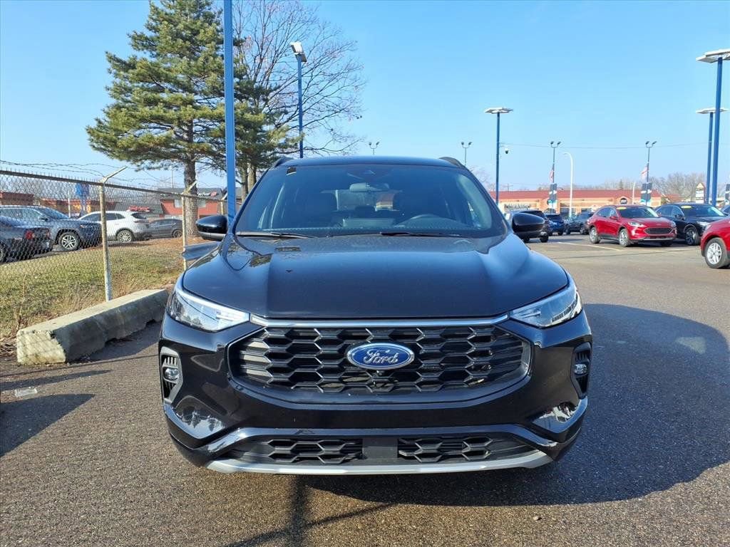 Certified 2023 Ford Escape ST-Line Select w/ Tech Pack #2 AWD/4WD image 6