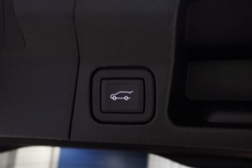 Used 2023 GMC Acadia AT4 image 21