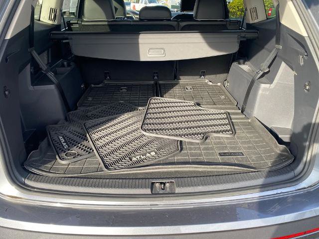 Used 2024 Volkswagen Atlas SEL Premium R-Line image 32