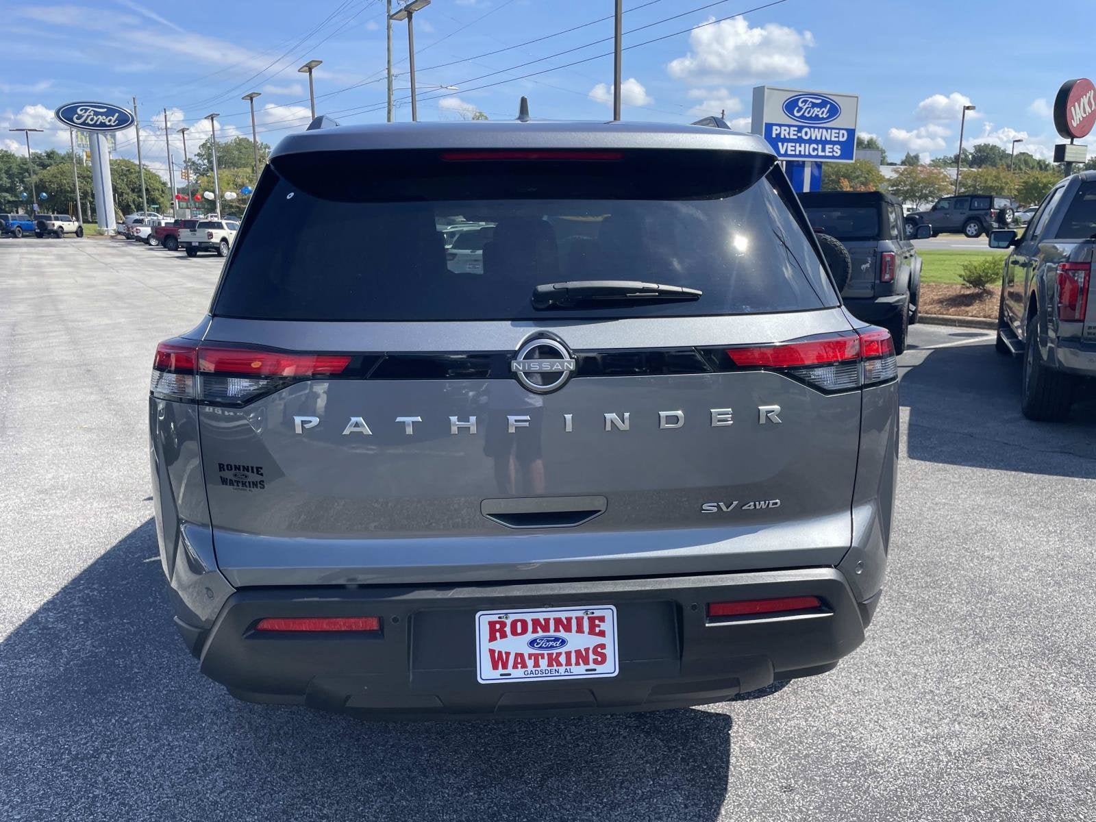 Used 2023 Nissan Pathfinder SV AWD/4WD image 5
