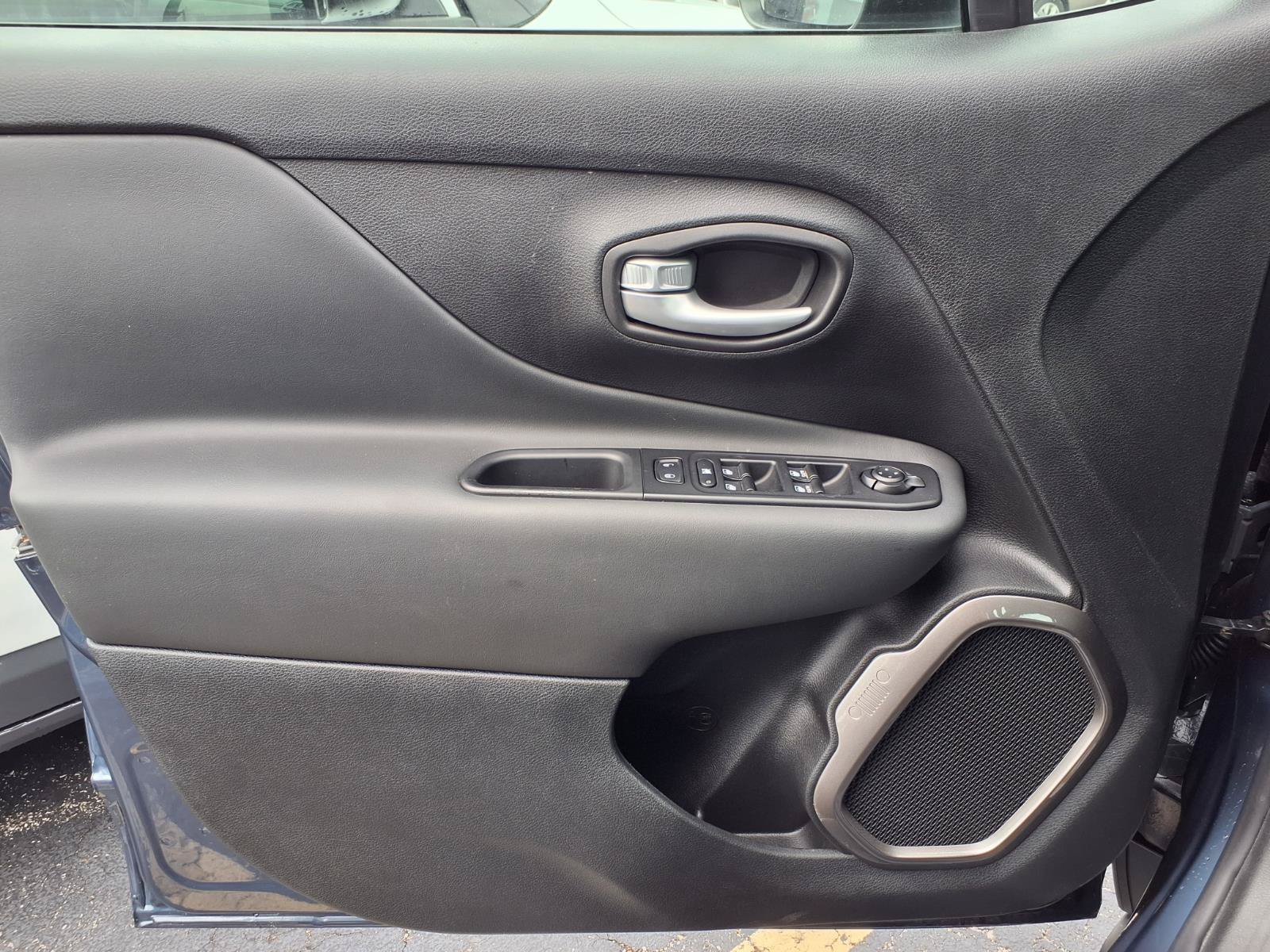 Used 2023 Jeep Renegade Limited AWD/4WD image 19