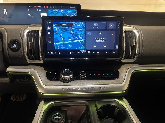 Certified 2025 Ford Expedition Platinum w/ Driver's Package AWD/4WD image 27