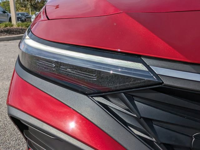 Used 2025 Hyundai Elantra Sport image 10