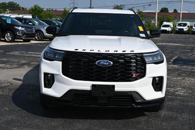 Certified 2025 Ford Explorer ST AWD/4WD image 6