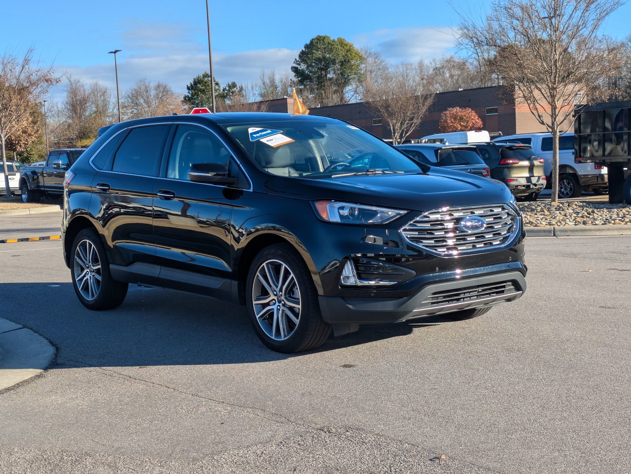 Certified 2022 Ford Edge Titanium w/ Class II Trailer Tow Package image 8