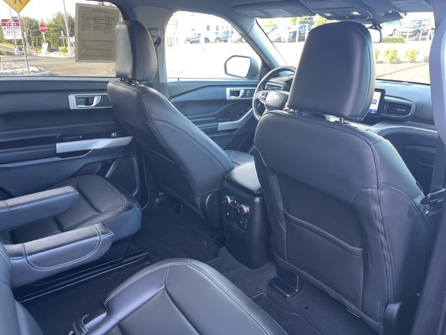 Certified 2022 Ford Explorer XLT w/ Equipment Group 202A image 32