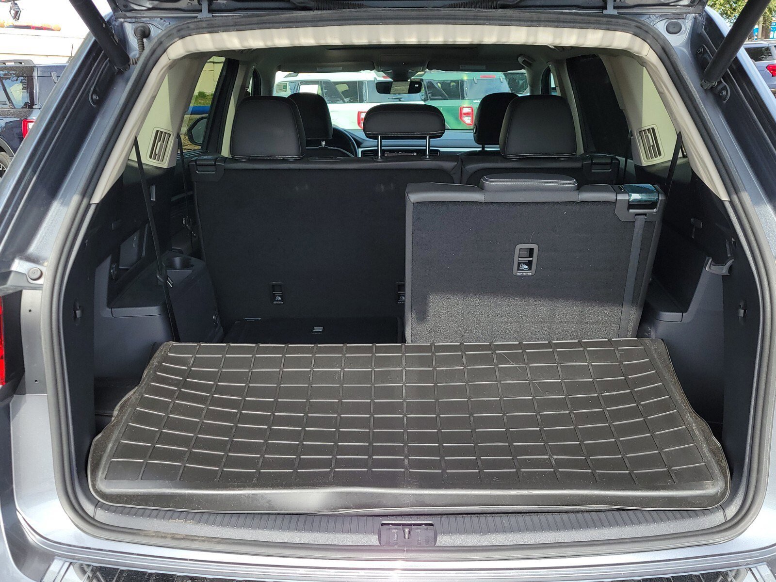 Used 2023 Volkswagen Atlas SEL Premium image 31