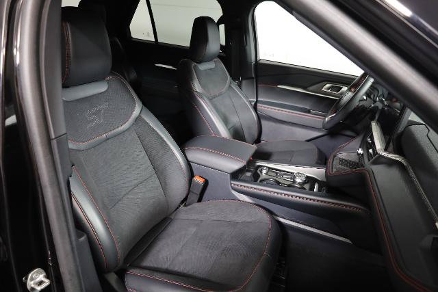 Certified 2025 Ford Explorer ST AWD/4WD image 9