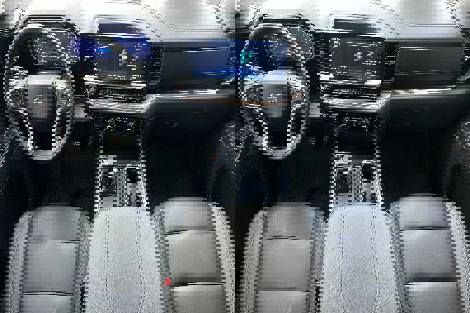 Used 2024 Chevrolet Silverado 1500 LT Trail Boss w/ Convenience Package II image 9