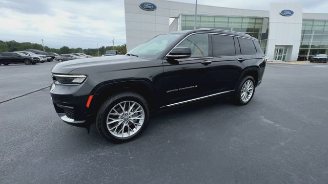 Used 2023 Jeep Grand Cherokee L Summit w/ Advanced Protech Group IV AWD/4WD image 4