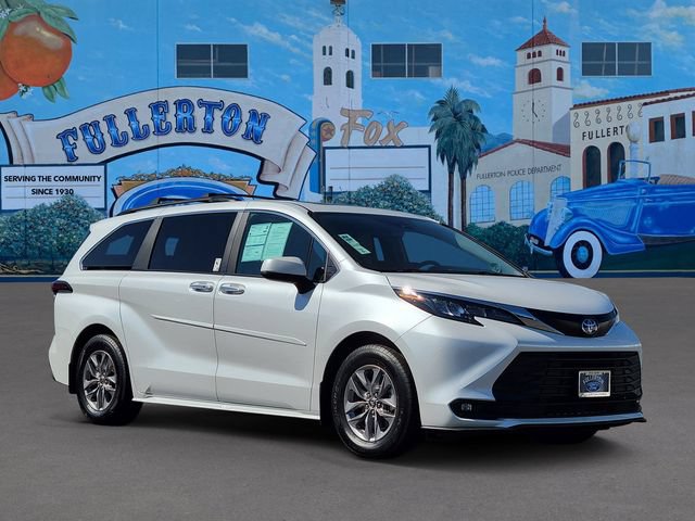 Used 2025 Toyota Sienna XLE w/ XLE Plus Package