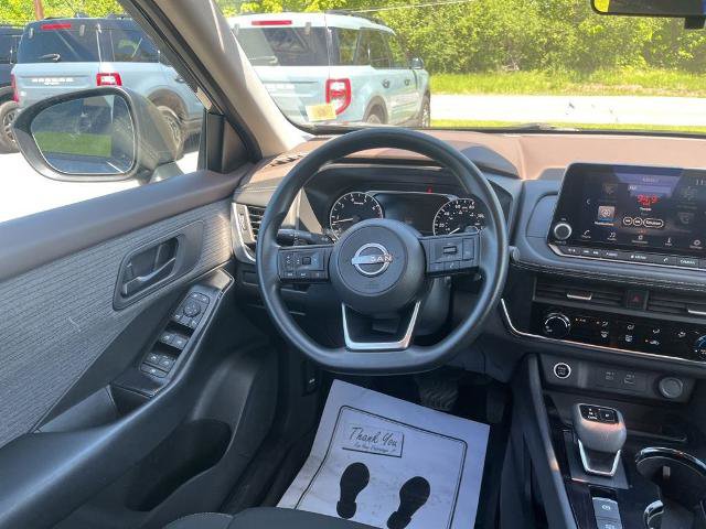 Used 2023 Nissan Rogue S AWD/4WD image 11