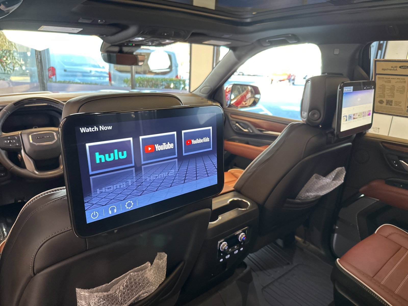 Used 2024 GMC Yukon Denali Ultimate w/ LPO, Floor Liner Package image 31