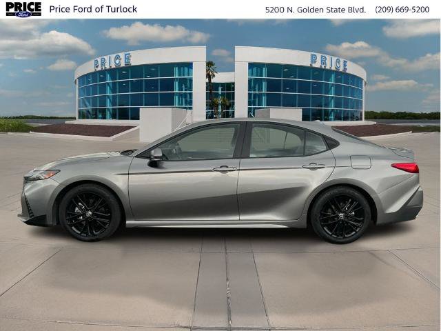 Used 2025 Toyota Camry SE w/ Convenience Package FWD image 8