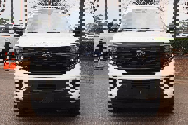 Certified 2025 Ford Expedition Active image 8