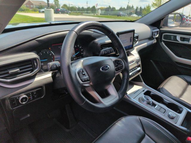 Certified 2023 Ford Explorer XLT w/ Equipment Group 202A AWD/4WD image 29