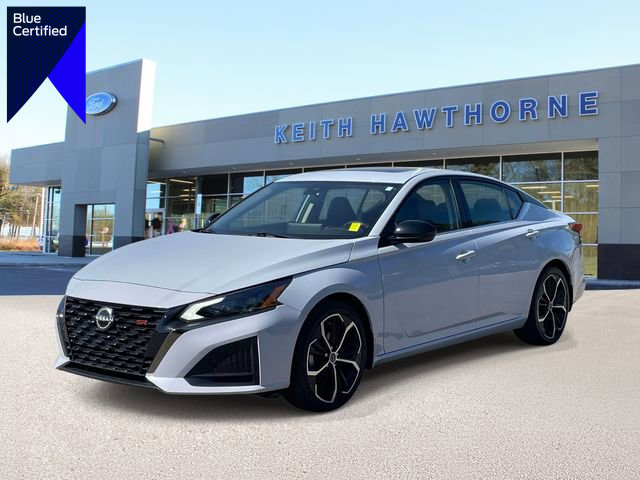 Used 2023 Nissan Altima 2.5 SR w/ SR Premium Package image 1