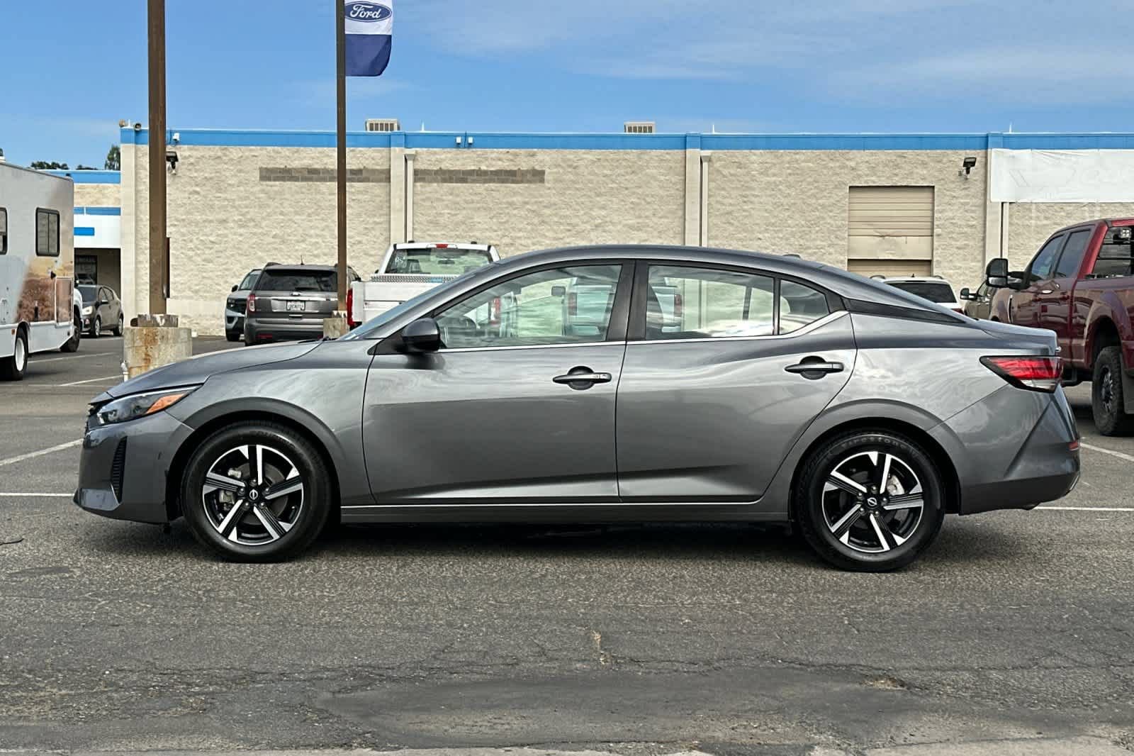 Used 2024 Nissan Sentra SV FWD image 6