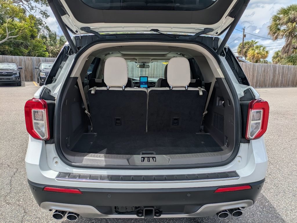 Certified 2022 Ford Explorer Platinum w/ Equipment Group 601A AWD/4WD image 13