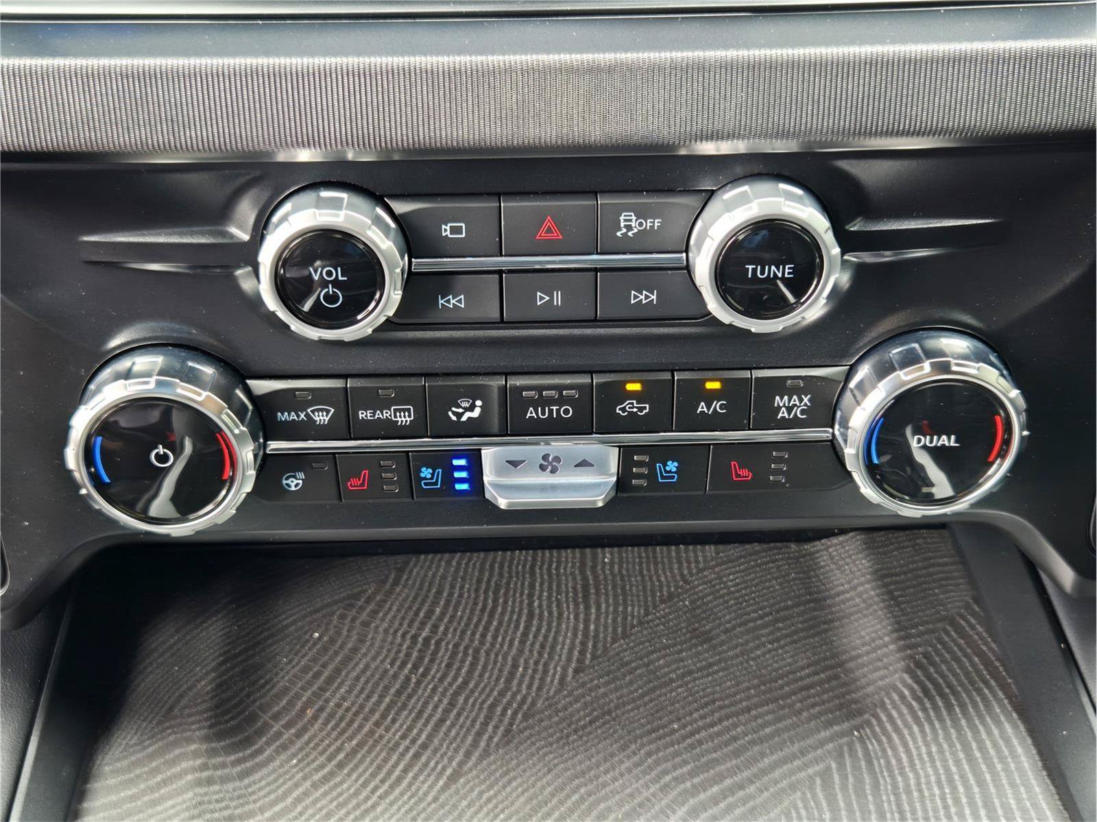 Certified 2025 Ford F250 Platinum AWD/4WD image 18