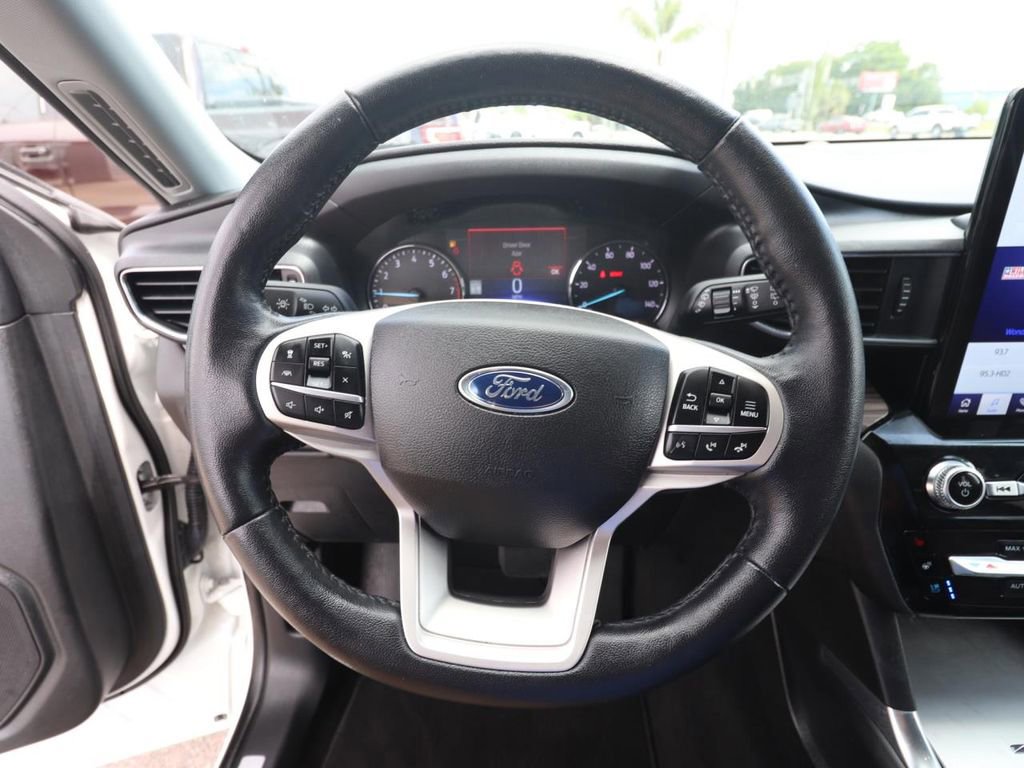 Certified 2022 Ford Explorer Limited w/ Limited Technology Package image 19