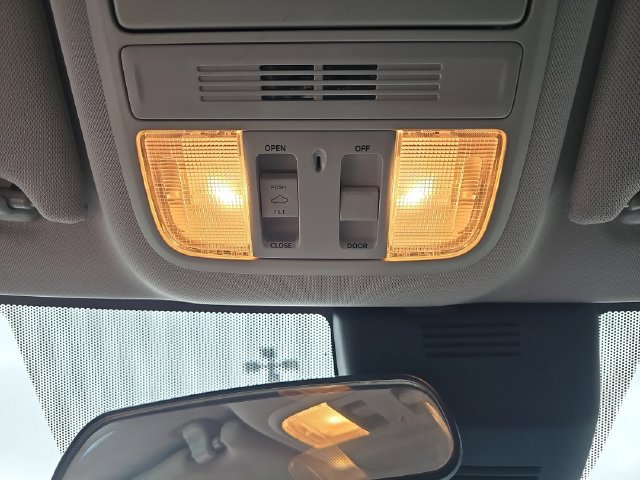 Used 2018 Honda Accord EX image 32