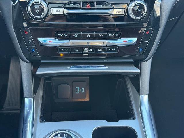 Certified 2023 Ford Explorer Platinum w/ Technology Package image 17