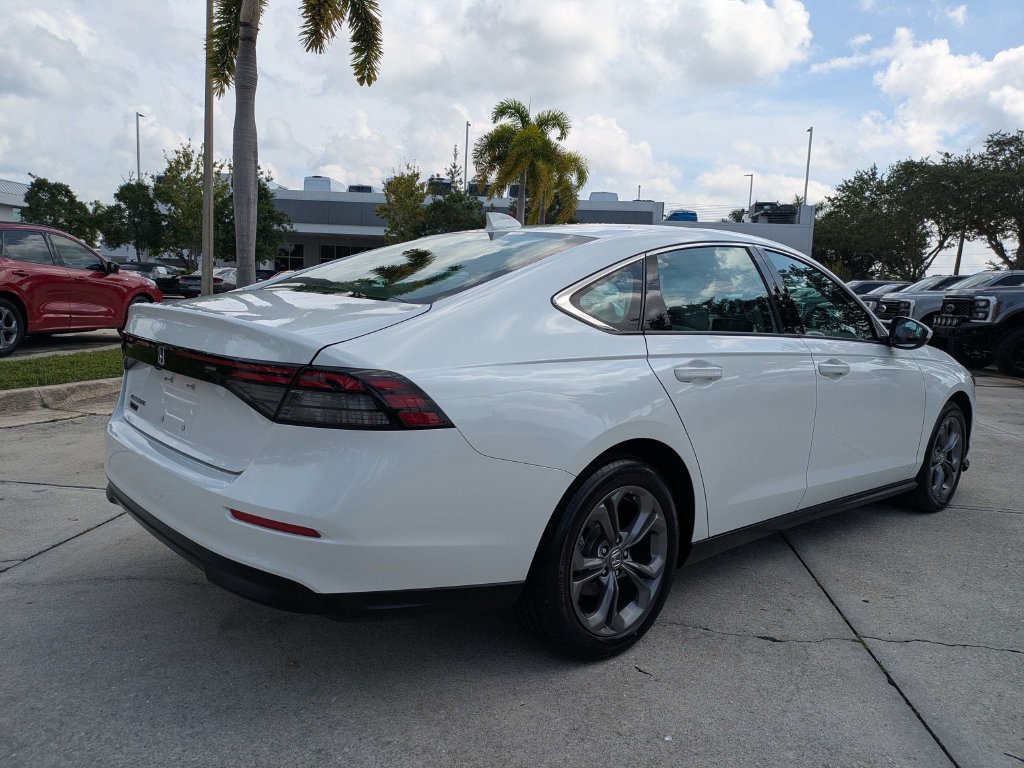 Used 2024 Honda Accord EX image 4