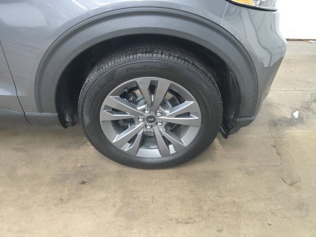 Certified 2021 Ford Explorer XLT w/ Equipment Group 202A AWD/4WD image 2