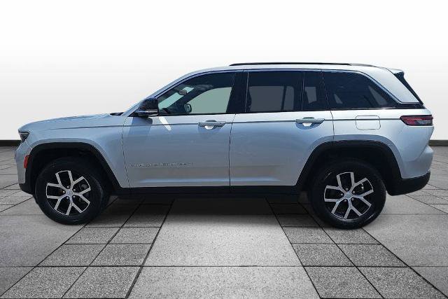 Used 2024 Jeep Grand Cherokee Limited AWD/4WD image 8