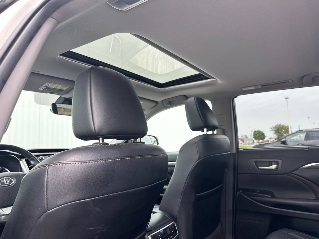 Used 2019 Toyota Highlander Limited AWD/4WD image 21