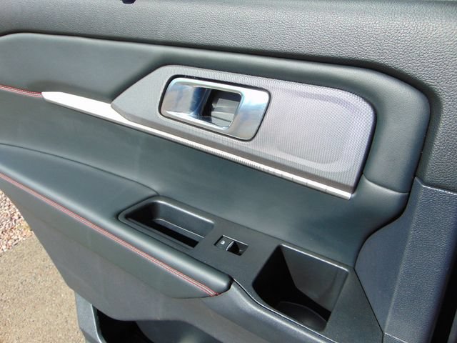 Certified 2025 Ford Explorer ST-Line w/ Premium Package AWD/4WD image 24