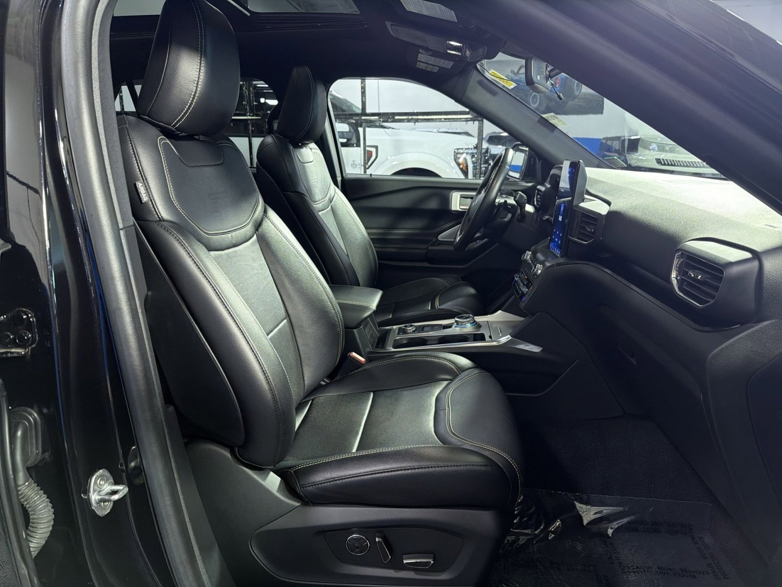 Certified 2020 Ford Explorer ST w/ Premium Technology Package AWD/4WD image 27