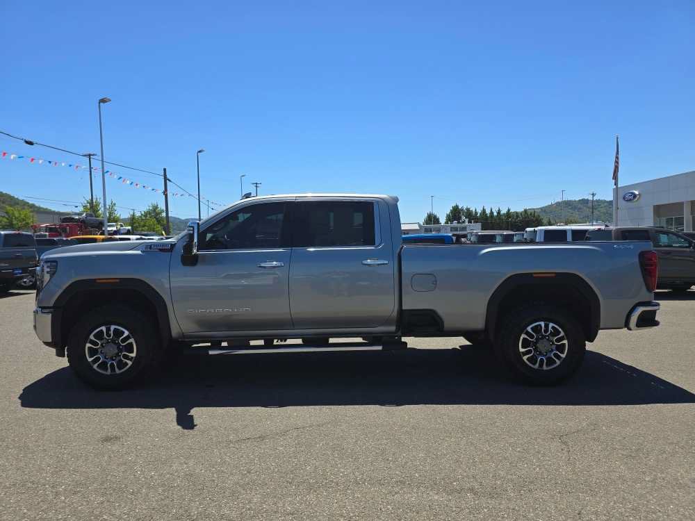 Used 2024 GMC Sierra 2500 SLT w/ SLT Premium Package AWD/4WD image 2