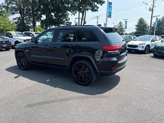 Used 2018 Jeep Grand Cherokee Laredo AWD/4WD image 5