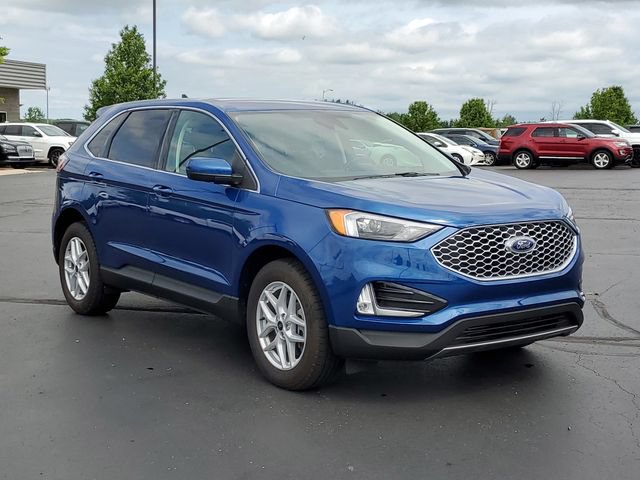 Certified 2024 Ford Edge SEL w/ Convenience Package AWD/4WD image 2