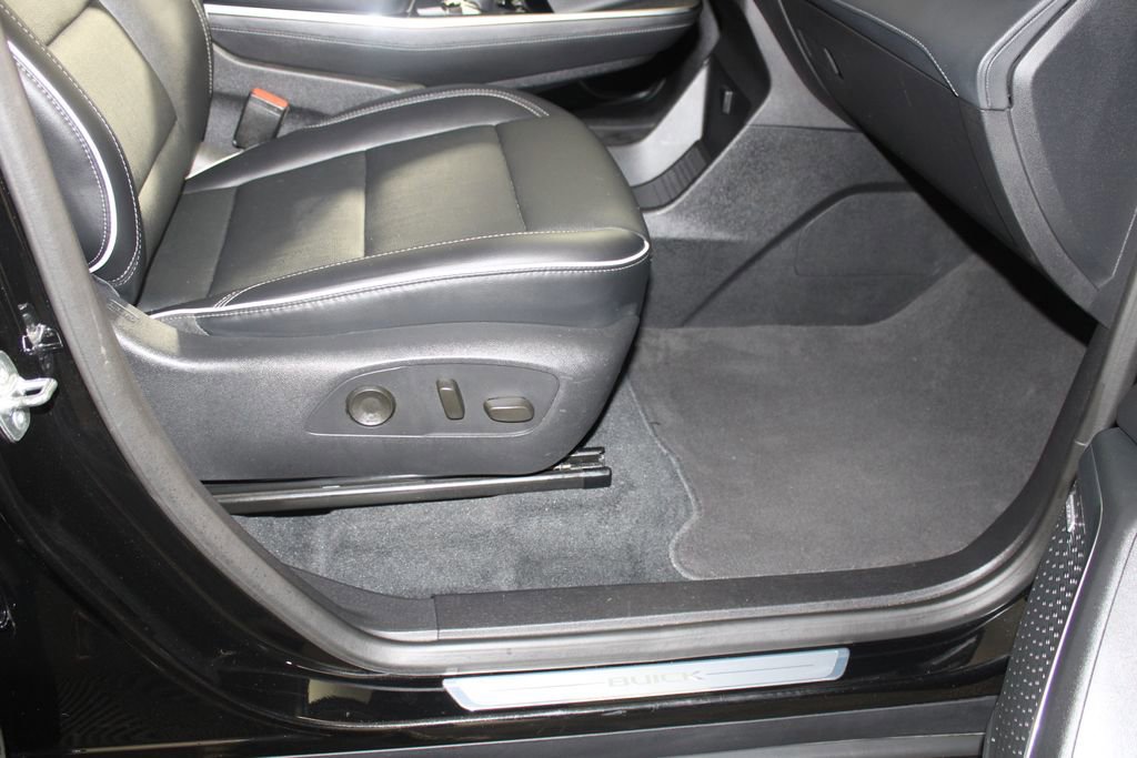 Used 2025 Buick Enclave Preferred image 10