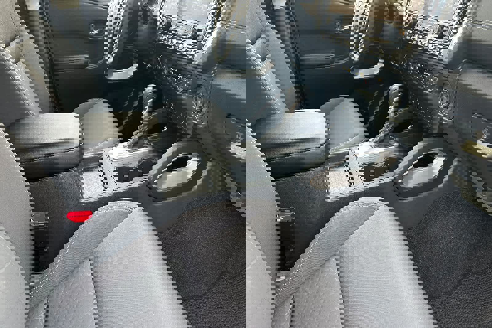 Used 2025 Nissan Frontier SV w/ SV Convenience Package image 15