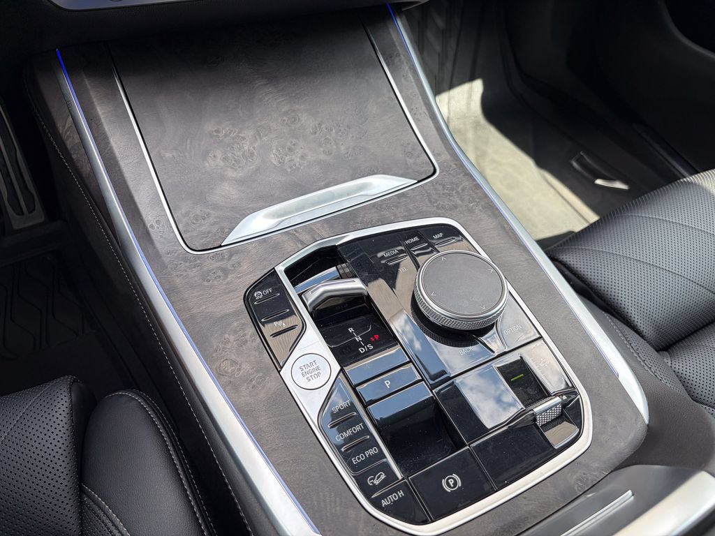Used 2023 BMW X7 xDrive40i w/ M Sport Package AWD/4WD image 52