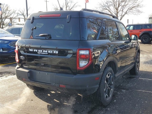 Certified 2021 Ford Bronco Sport Outer Banks w/ Outer Banks Package image 3