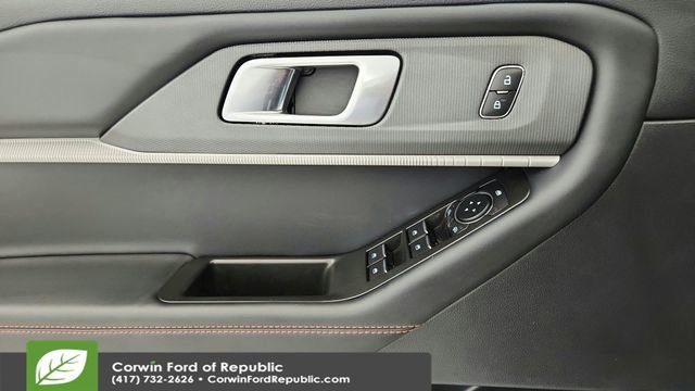 Certified 2025 Ford Explorer ST-Line w/ ST-Line Street Pack image 25