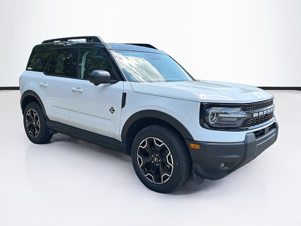 Certified 2025 Ford Bronco Sport Outer Banks w/ Outer Banks Tech Package+ AWD/4WD image 3