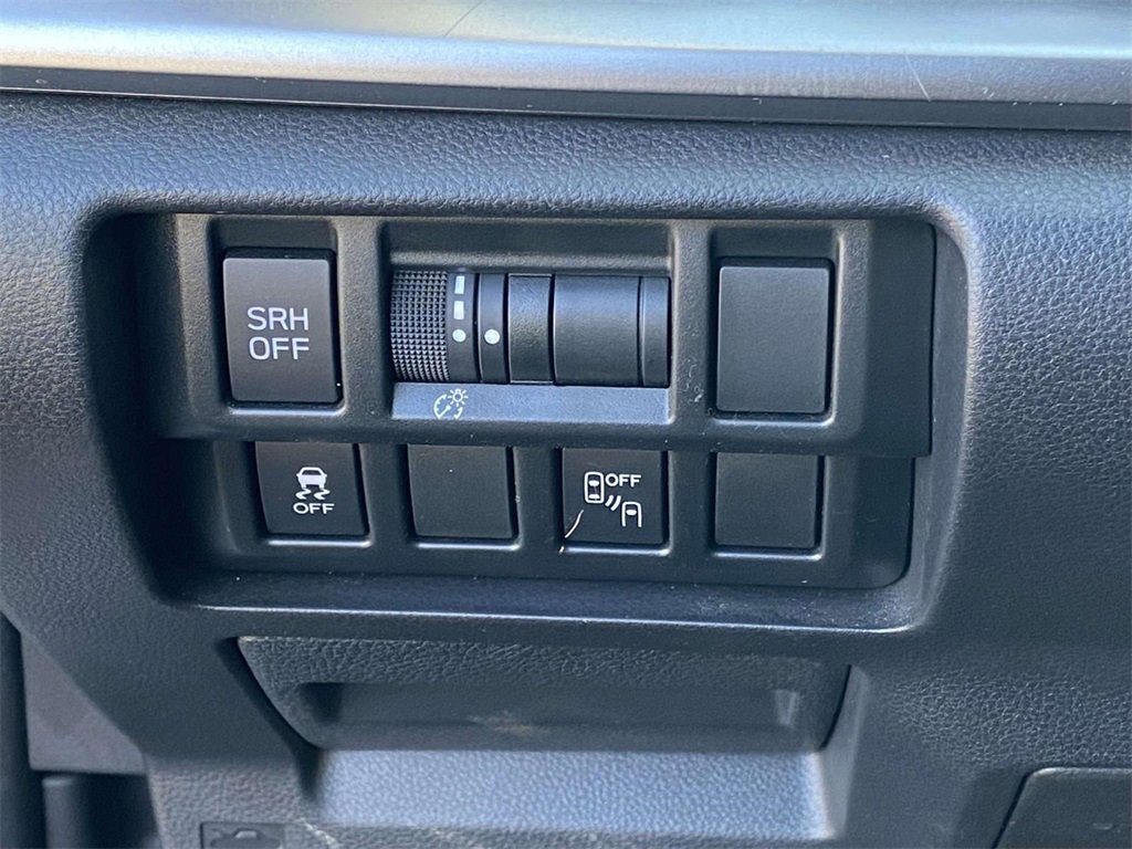 Used 2018 Subaru Crosstrek 2.0i Limited image 17