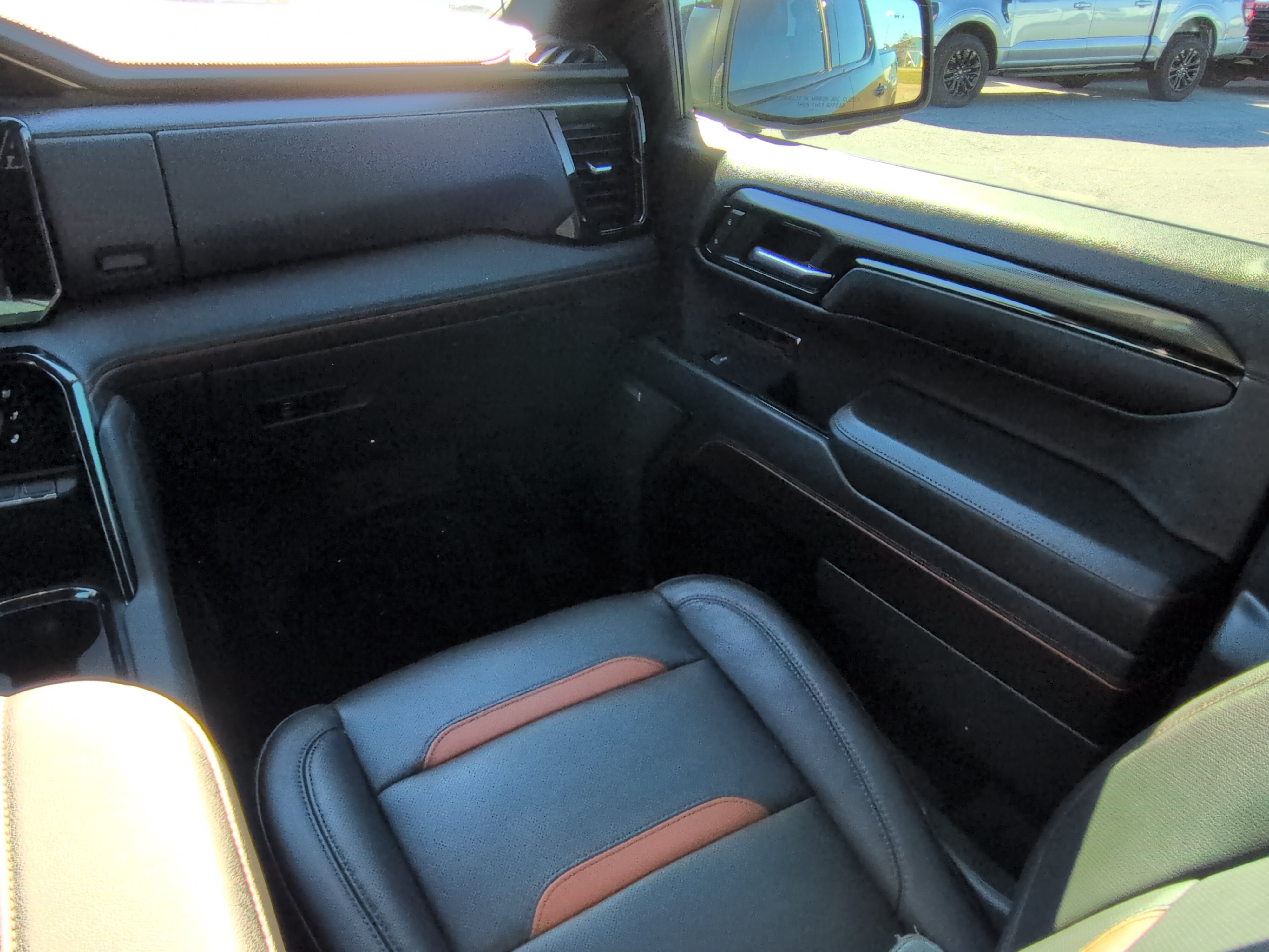 Used 2023 GMC Sierra 1500 AT4 w/ Technology Package AWD/4WD image 15