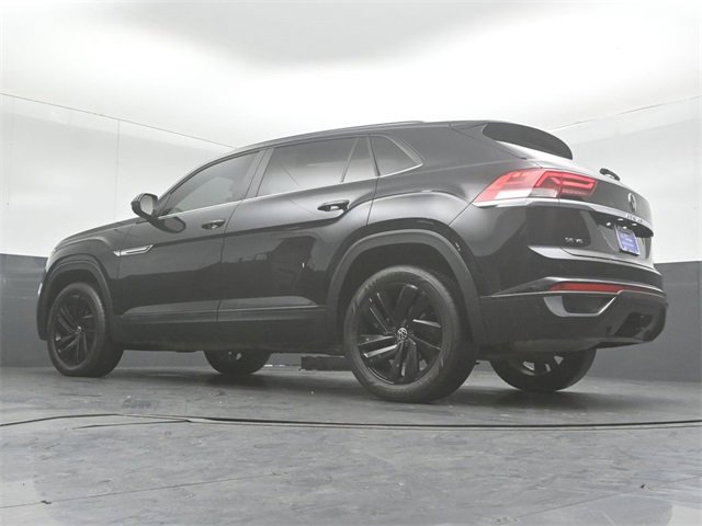 Used 2022 Volkswagen Atlas Cross Sport SE w/ Black Wheel Package image 8